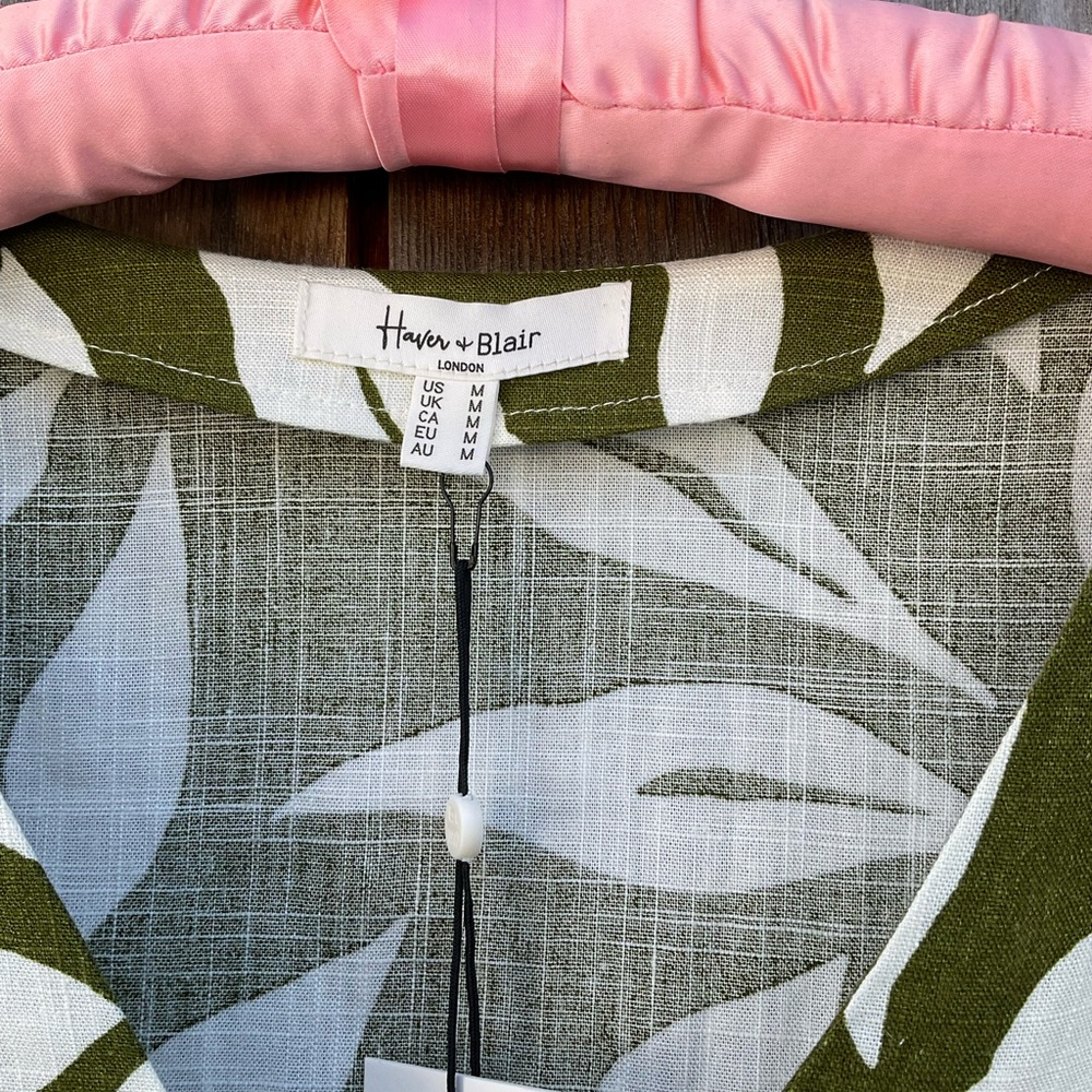 Haver & Blair Olive Green Leaf Print Women's Top - Picture 4 of 5